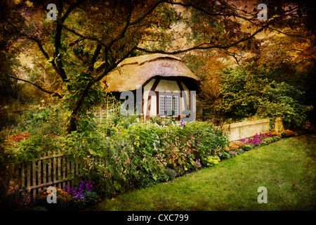 Englischen Stil Gartenhäuschen mit Textur-Effekt für Vintage fühlen Stockfoto
