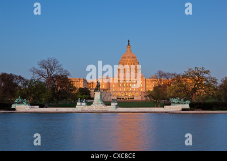 Ulysses S. Grant Memorial und United States Capitol Building zeigt aktuelle Renovierung Arbeiten auf der Kuppel, Washington D.C. Stockfoto