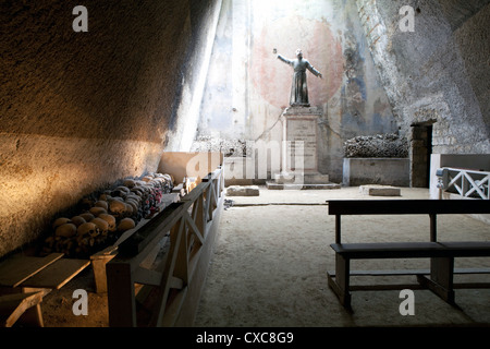 Die Fontanelle Friedhof im Sanita Viertel, Neapel, Kampanien, Italien, Europa Stockfoto