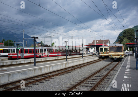 Die Aigle – Ollon – Monthey – Champéry ist eine Meterspur Eisenbahn in der Chablais-Region der Schweiz Stockfoto