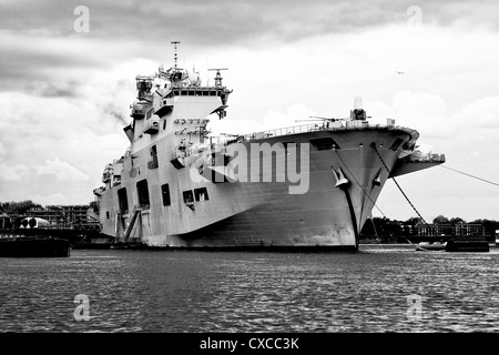 Schwarz / weiß Bild der HMS Ocean in Greenwich Stockfoto