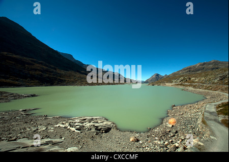 Schweiz. Der Bernina Express, die Fahrt von Chur in der Schweiz nach Tirano in Italien. 9-2012 Lago Bianco. Stockfoto