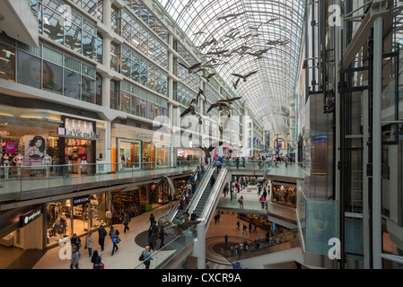 Eingang des Toronto Eaton Centre Stockfoto