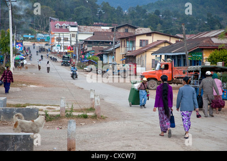 Myanmar, Burma. Kalaw Straßenszene. Stockfoto