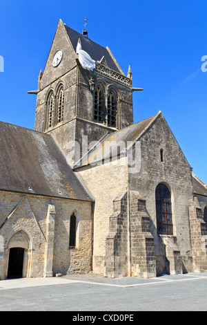 Fallschirmjäger, die Hängende Kirche, St. Mere Eglise, Normandie, Frankreich Stockfoto