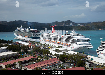 Kreuzfahrt-Schiffe. Charlotte Amalie, St. Thomas, US Virgin Islands, West Indies, Karibik, Mittelamerika Stockfoto