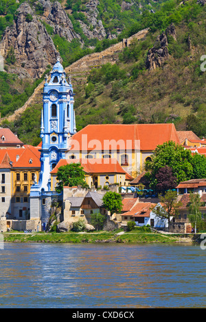 Dürnstein Kirche und Stadt, Wachau Valley, Österreich Stockfoto