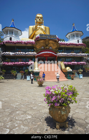 Golden Temple, UNESCO-Weltkulturerbe und Golden Tempel buddhistische Museum, Dambulla, Nord-Zentralprovinz, Sri Lanka, Asien Stockfoto