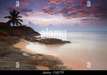 Bentota Beach bei Sonnenuntergang, Western Province, Sri Lanka, Asien Stockfoto