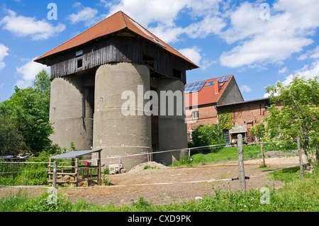 Alten Silos in Leuenberger, Hoehenland Gemeinde, Brandenburg, Deutschland, Europa Stockfoto