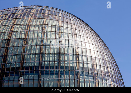 Weltstadthaus mit einer Glasfassade des Architekten Renzo Piano, Schildergasse Straße, Köln, Nordrhein-Westfalen, Deutschland Stockfoto