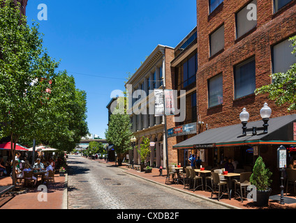 Bars und Restaurants auf 2. Nordstraße in Lacledes Landung auf dem historischen Flussufer, St. Louis, Missouri, USA Stockfoto