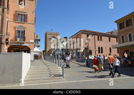 12. Jahrhundert Torre Orologio (Wachturm), Piazza Edmondo Materie, Mestre, Venedig, Provinz Venedig, Veneto Region, Italien Stockfoto