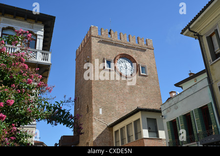 12. Jahrhundert Torre Orologio (Wachturm), Piazza Edmondo Materie, Mestre, Venedig, Provinz Venedig, Veneto Region, Italien Stockfoto