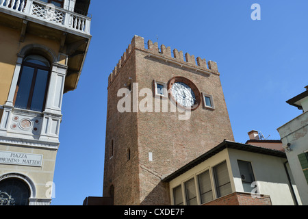 12. Jahrhundert Torre Orologio (Wachturm), Piazza Edmondo Materie, Mestre, Venedig, Provinz Venedig, Veneto Region, Italien Stockfoto