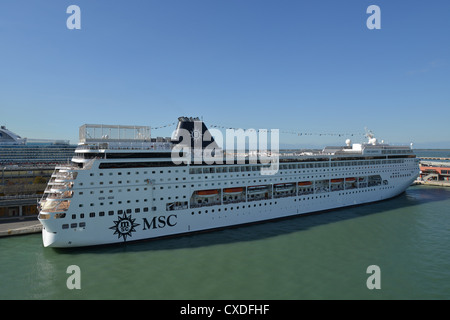 MSC Kreuzfahrten Kreuzfahrt Schiff angedockt an Venedig Cruise Terminal, Venedig, Provinz Venedig, Veneto Region, Italien Stockfoto