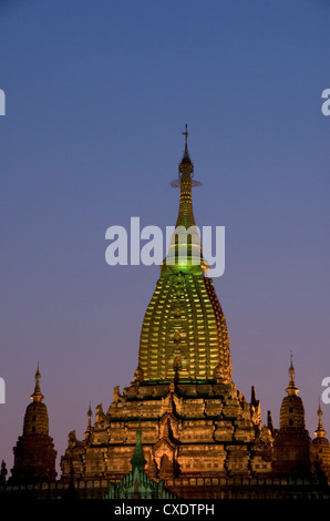 Ananda Pahto bei Sonnenuntergang, Bagan (Pagan), Myanmar (Burma), Asien Stockfoto