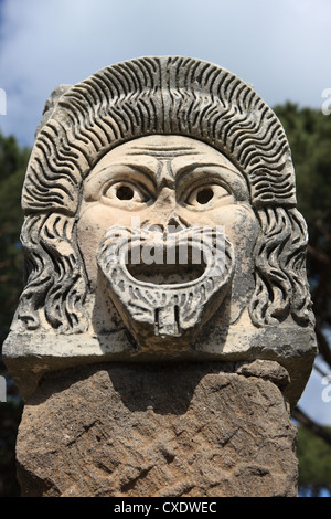 Reich verzierte Theatermaske, Ostia Antica, Rom, Latium, Italien, Europa Stockfoto