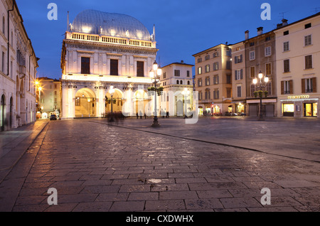 Piazza della Loggia in der Abenddämmerung, Brescia, Lombardei, Italien, Europa Stockfoto