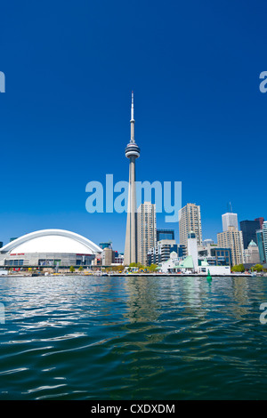 Skyline der Stadt zeigt der CN Tower in Toronto, Ontario, Kanada, Nordamerika Stockfoto