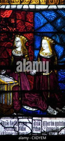 Mittelalterliche Glasmalerei Darstellung Elizabeth of York und Cecily, Royal Fenster, die Kathedrale von Canterbury, Canterbury, Kent Stockfoto