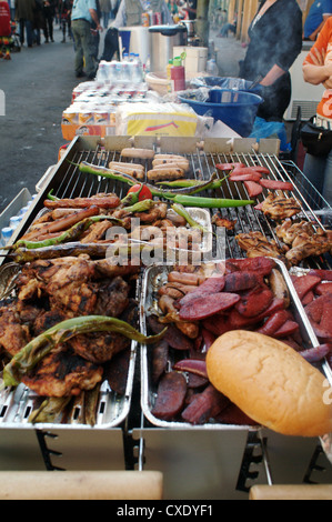 Türkische Berliner Spezialitäten auf dem grill Stockfoto