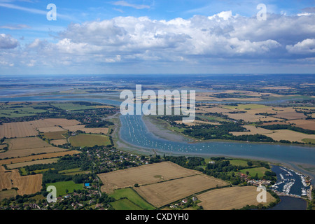 Luftaufnahme von Yachten ankern in Chichester Marina, Chichester Kanal, Solent, West Sussex, England, Vereinigtes Königreich, Europa Stockfoto