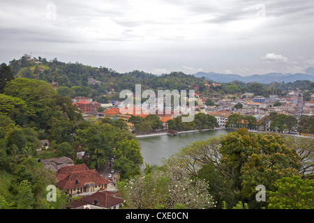 Blick auf See und Stadt Kandy, Sri Lanka, Asien Stockfoto