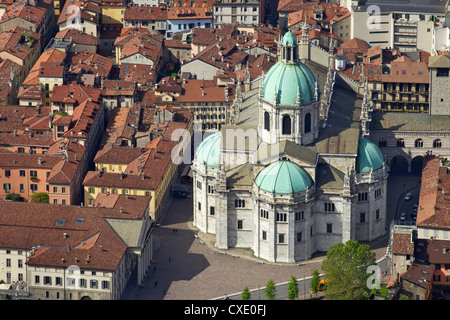 Luftaufnahme der Kathedrale im Zentrum von Como, Comer See, Lombardei, italienische Seen, Italien, Europa Stockfoto