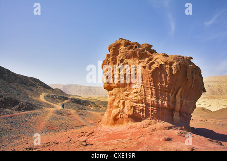 Die Figuren aus rotem Sandstein in Wüste Arava Stockfoto