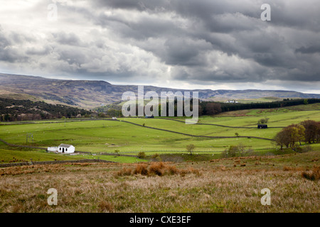 Gewitterhimmel über oberen Teesdale, in der Nähe von Schmutz Pitt County Durham, England Stockfoto