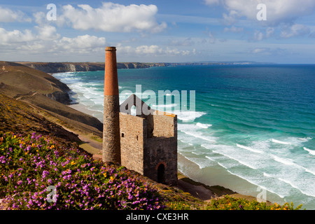 Ruinen der Wheal Coates Tin Mine Maschinenhaus, in der Nähe von St. Agnes, Cornwall, England Stockfoto