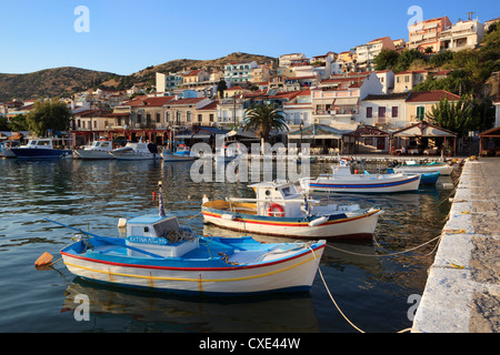 Blick auf den Hafen, Pythagorion, Samos, Ägäische Inseln, Griechenland Stockfoto