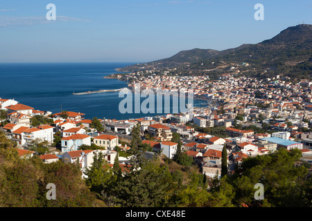 Blick über Stadt und Hafen, Stadt Samos, Samos, Ägäische Inseln, Griechenland Stockfoto
