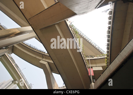 Shanghai, ein Gewirr von Straßen-Kreuzung Stockfoto