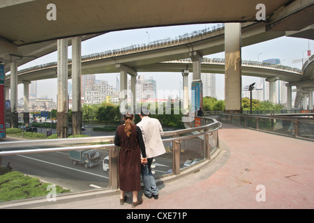 Shanghai, ein Gewirr von Straßen-Kreuzung Stockfoto