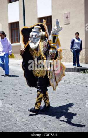 Hochzeit Prozession mit traditionell gekleideten Peruaner, Arequipa, Peru, Südamerika Stockfoto