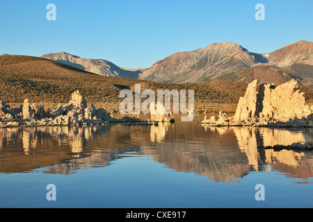 Traumhaft schöne Landschaft bei Sonnenuntergang. Stockfoto