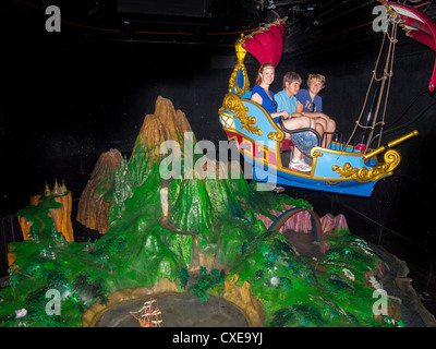 ANAHEIM, Kalifornien, USA - Peter Pan Flug-Attraktion im Disneyland Freizeitpark. Stockfoto