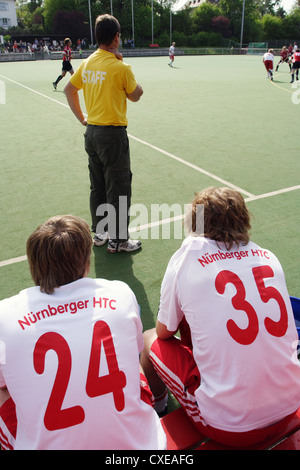 Rüsselsheim, Eishockey-Spieler auf der Bank Stockfoto