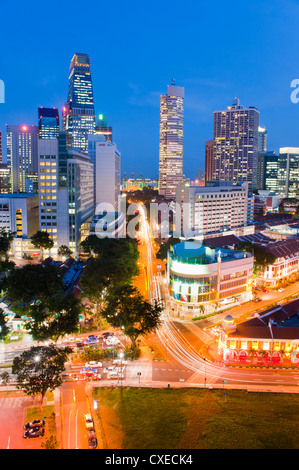 Abend Zeit Lichtspuren des Business District, Chinatown, Singapur, Südostasien, Asien Stockfoto