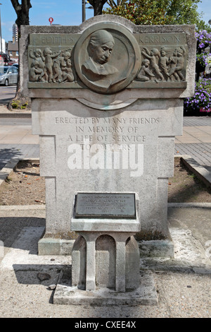 Denkmal Edith S Kerrison in Stratford High Street, London, UK. Stockfoto