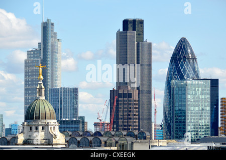 Der Londoner Skyline von Gebäuden einschließlich Heron-Tower, The Gherkin, Old Bailey und Tower 42 Stockfoto