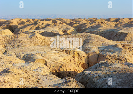 Arava-Wüste (Südisrael) in den ersten Strahlen der Sonne Stockfoto