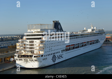 MSC Kreuzfahrten Kreuzfahrt Schiff angedockt an Venedig Cruise Terminal, Venedig, Provinz Venedig, Veneto Region, Italien Stockfoto