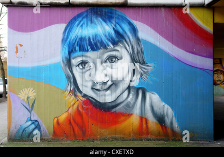Graffiti Kunst Detail in einer Straße der Berliner Mauer Stockfoto