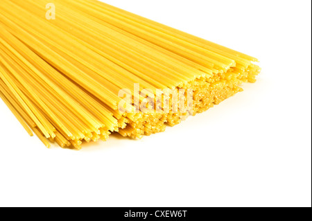 Spaghetti, isoliert auf weiss Stockfoto