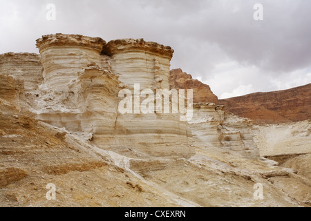 Riesige sandigen Canyon in alten Bergen Stockfoto