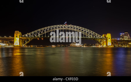 Weitwinkel-Nacht-Capture der Sydney Harbour Bridge aus McMahons Point Stockfoto