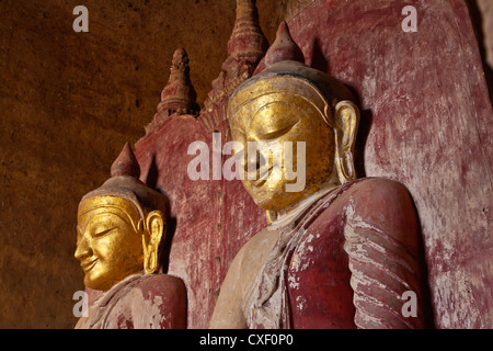 Nebeneinander gebaut BUDDHA-Statuen im 12. Jahrhundert DHAMMAYANGYI Tempel in BAGAN die größte wahrscheinlich von Narathu - MYANMAR Stockfoto